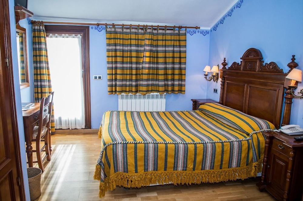 Hotel Del Pastor Морелья Экстерьер фото