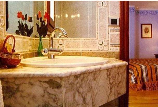Hotel Del Pastor Морелья Экстерьер фото